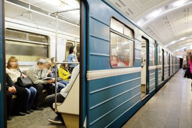 Moskova metro hattında Sokolnicheskaya
