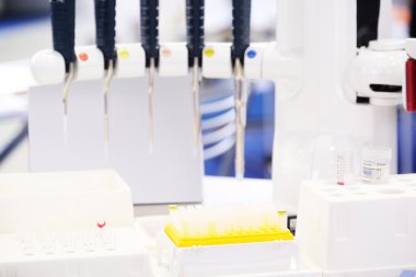 Labaratuar donanımları Test tüpleri ile