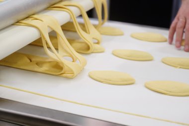 Ekmek üretim hattı