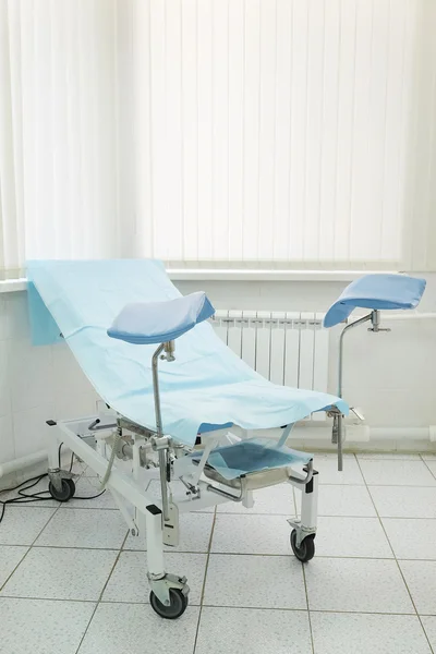 Cadeira ginecológica no quarto — Fotografia de Stock