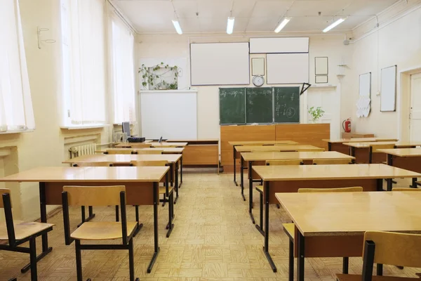 Interior de una escuela vacía — Foto de Stock