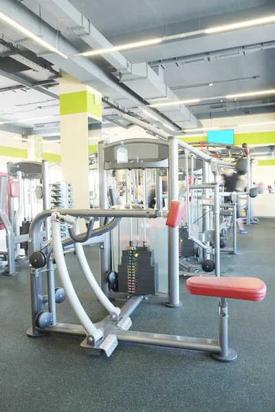 Fitness club gym med sportutrustning — Stockfoto