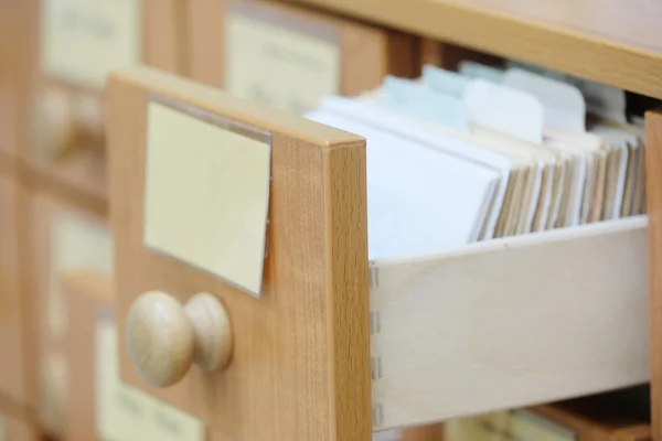 Catálogo de la biblioteca con tarjetas — Foto de Stock