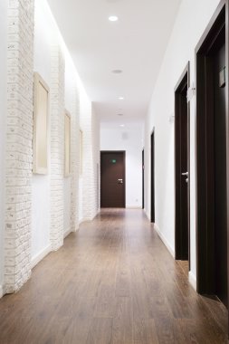 bir otel koridor iç