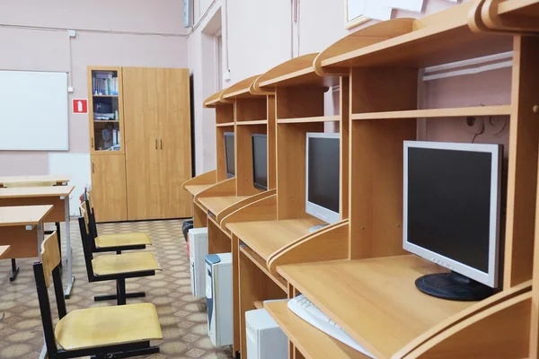 Aula de informática em uma escola — Fotografia de Stock
