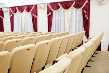 bir konferans salonu iç