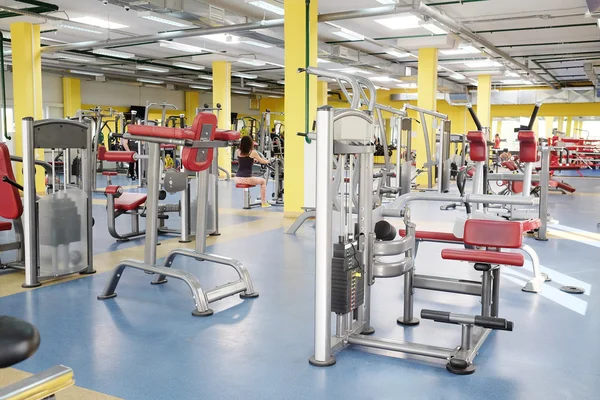 Inre av fitness gym — Stockfoto