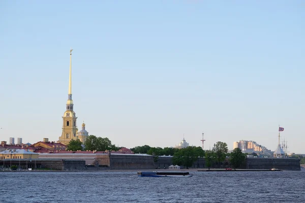 Río Neva en San Petersburgo — Foto de Stock