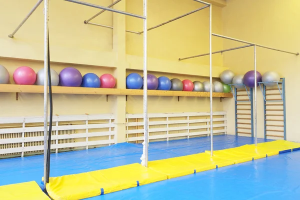 Interno di una sala fitness — Foto Stock