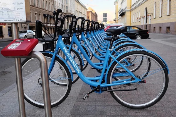 A parkolás a st. petersburg kerékpárok — Stock Fotó