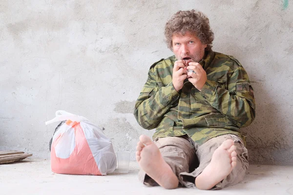 Beggar man outdoor — Stock Photo, Image