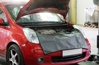 Araba satıcısı olarak onarım istasyonu Serpuhov