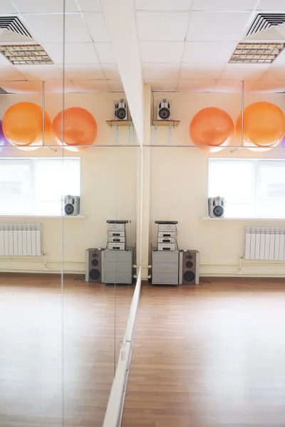 Intérieur d'une salle de fitness — Photo