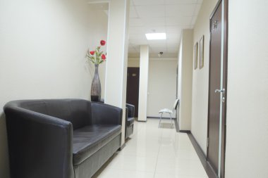 İç clnic koridorunda