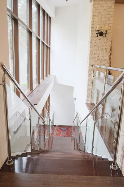 Treppenhaus in modernem Gebäude — Stockfoto
