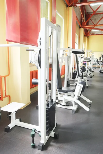 Interior de uma sala de fitness — Fotografia de Stock