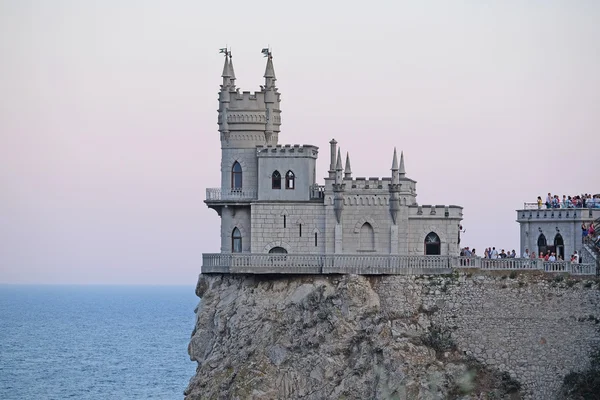 Vlaštovčí hnízdo hrad v krymské — Stock fotografie