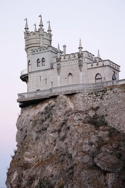 Vlaštovčí hnízdo hrad v krymské — Stock fotografie