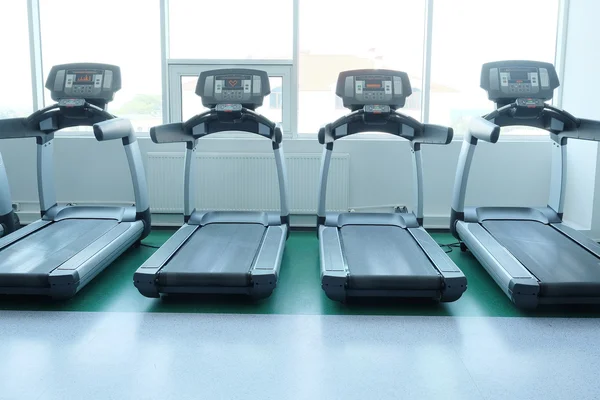 Interior de uma sala de fitness — Fotografia de Stock