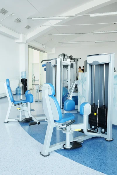 Intérieur d'une salle de fitness — Photo