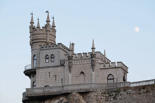 Ластівчине гніздо, замок, розташований в Криму — стокове фото