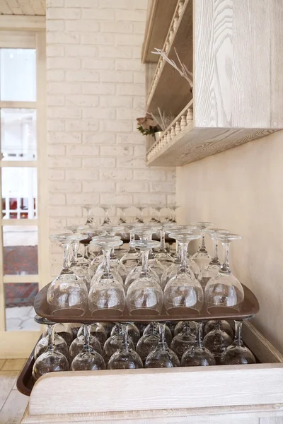 Imagen de vasos en una bandeja —  Fotos de Stock