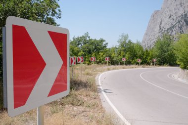 Bir dağ yolu görüntü ile manzara