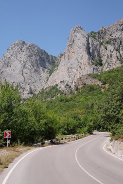 Bir dağ yolu görüntü ile manzara
