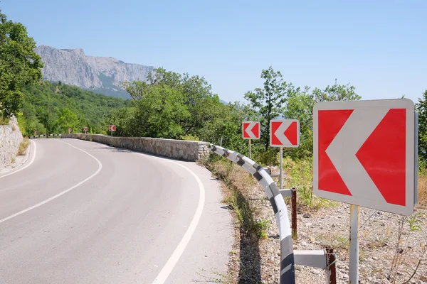 Bir dağ yolu görüntü ile manzara