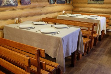 Bir kafenin içinde.