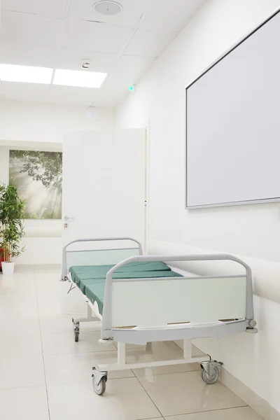 Interiör i en sjukhuskorridor — Stockfoto