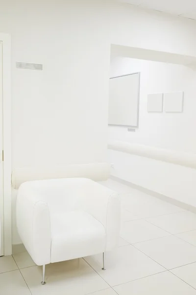 Intérieur d'un couloir hospitalier — Photo