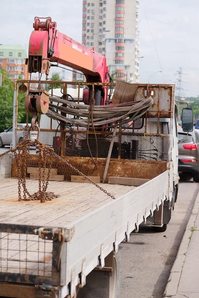 LKW auf dem Parkplatz — Stockfoto