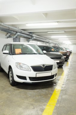 İkinci el arabalar satıcı showroom