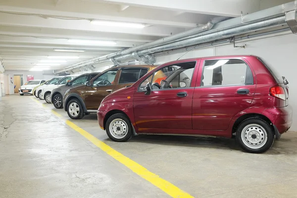 Sala de exposición de un distribuidor de coches —  Fotos de Stock