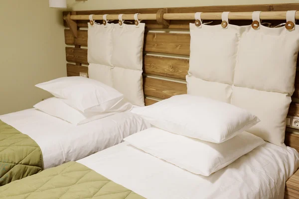 Спальня в отеле — стоковое фото