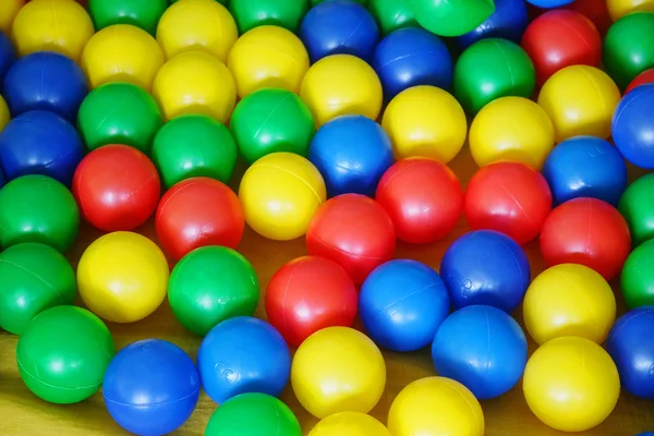 Bolas de plástico de colores — Foto de Stock