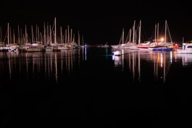 Bir gece Bar, Karadağ görüntü ile manzara