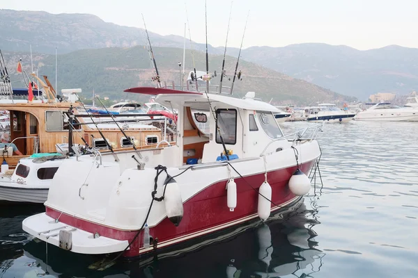 BoBudvaats en un puerto de Montenegro — Foto de Stock
