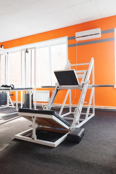 Interno di una sala fitness — Foto Stock