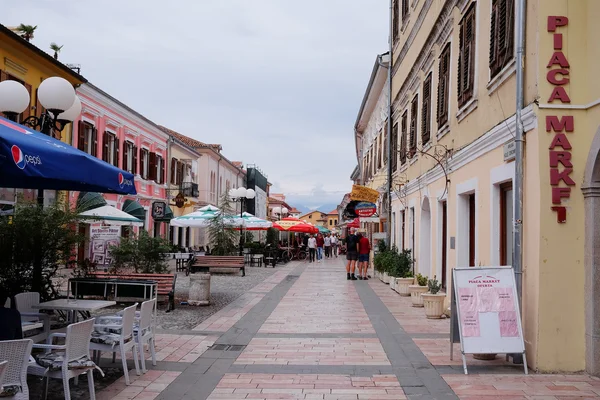 Straat in het centrum van Shkodër — Stockfoto