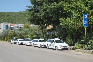 Budva'nın park taksi Araba