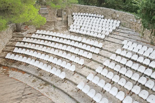 Αρχαία aqueduc στην παλαιά γραμμή — Φωτογραφία Αρχείου