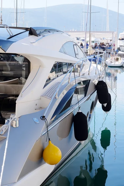 Imagen de un barco a motor de pasajeros — Foto de Stock