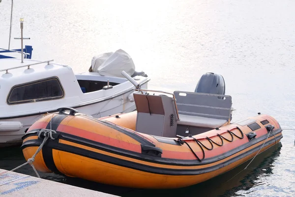 Imagem de um barco a motor de passageiros — Fotografia de Stock