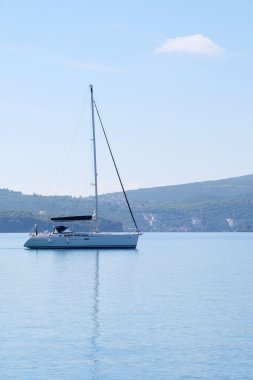 bir yelkenli resmini