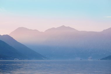 Kotor Bay cruise liner görüntü ile manzara