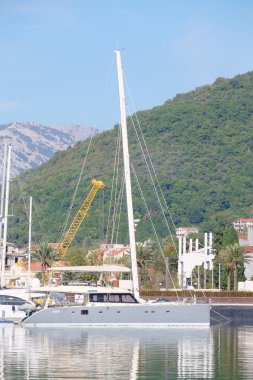 bir yelkenli resmini