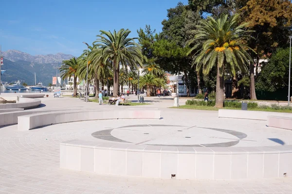 Paesaggio con l'immagine di argine Tivat — Foto Stock