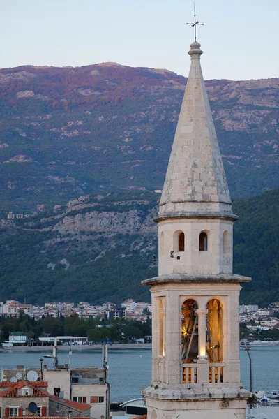 Straat van de oude stad in Budva — Stockfoto